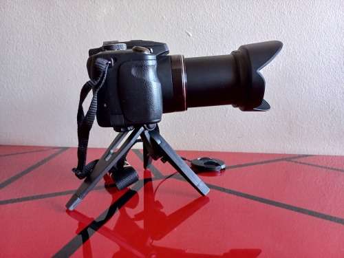 Panasonic LUMIX DMC-FZ150K 12.1 MP Digital Camera (FHD 1080p, CMOS Sensor and 24x Optical Zoom)
