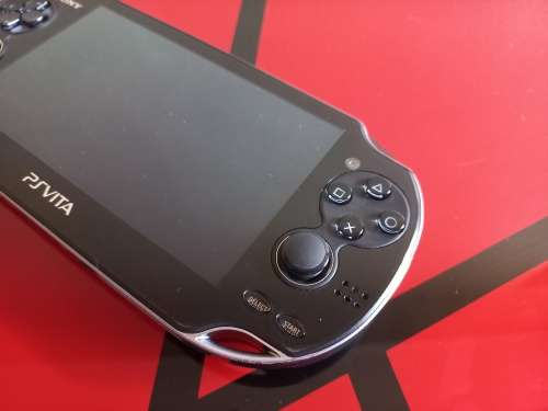 PS Vita PlayStation Model PCH-1104 3G and WiFi Edition (Black)