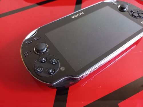 PS Vita PlayStation Model PCH-1104 3G and WiFi Edition (Black)