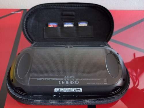 PS Vita PlayStation Model PCH-1104 3G and WiFi Edition (Black)