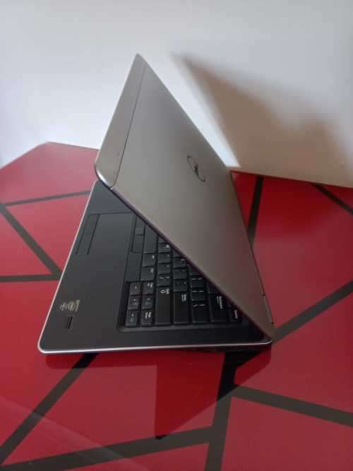 Dell Latitude E7440 (Intel Core i5-4200U, 256GB SSD, 8GB RAM) - 14 Inch Ultrabook Laptop
