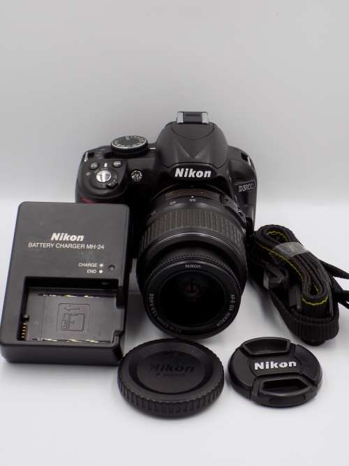 Nikon D3100 DSLR Camera with AF-S NIKKOR 18-55mm 1:3.5-5.6G ED Auto Focus-S Nikkor Zoom Lens