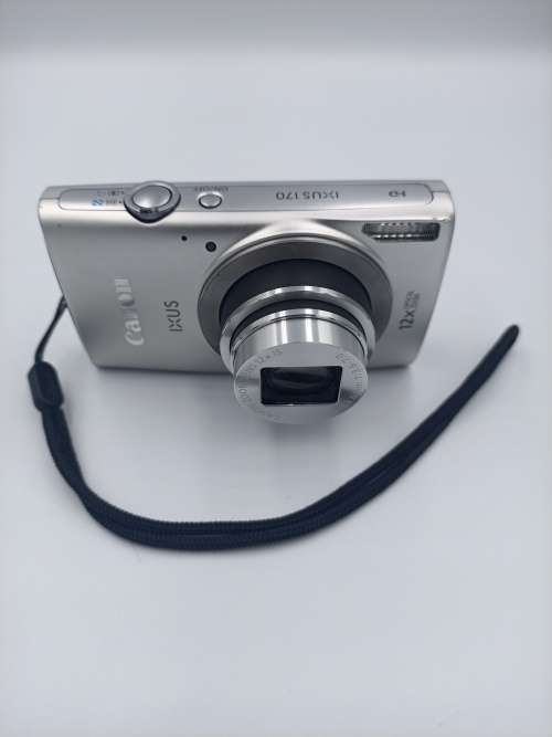 Canon IXUS 170 (20MP, HD 720p, 12x Optical Zoom - Digital Camera Silver Set