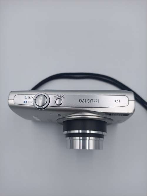 Canon IXUS 170 (20MP, HD 720p, 12x Optical Zoom - Digital Camera Silver Set