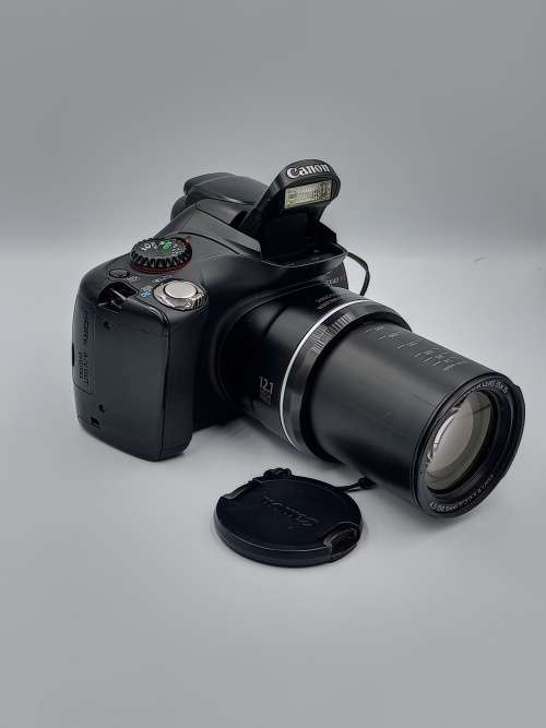 Canon PowerShot SX40 HS (12MP CMOS Sensor, 1080p FHD, 35x Optical Zoom) Digital Camera
