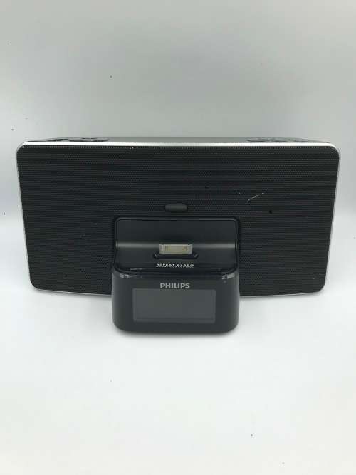 Apple iPod Touch 4th Generation 32GB (with docking station)