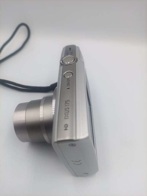 Canon IXUS 175 (20MP, HD 720p, 8x Optical Zoom - Digital Camera Silver Set