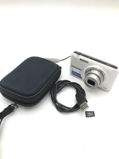 Samsung ES96 Compact Digital Camera  (16.2MP)