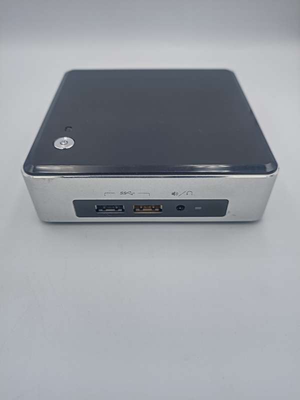 Intel NUC i5-6260U (Intel i5, 250GB SSD & 8GB RAM)