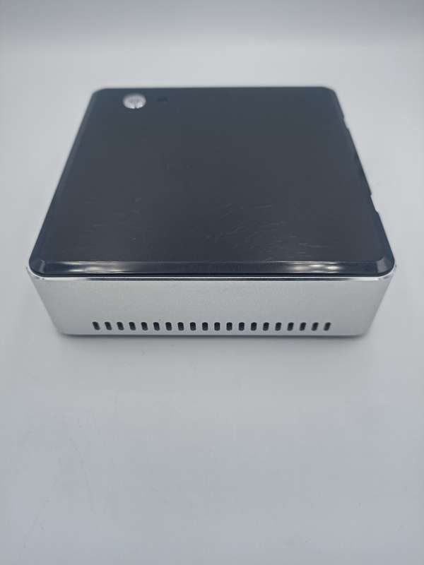 Intel NUC i5-6260U (Intel i5, 250GB SSD & 8GB RAM)
