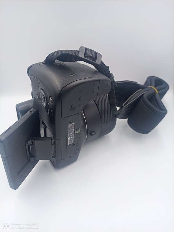 Sony Cyber-Shot DSC-HX300 - Digital Camera (18 PM, 50x Optical Zoom, FHD Movie 1080 and 3-Inch LCD)