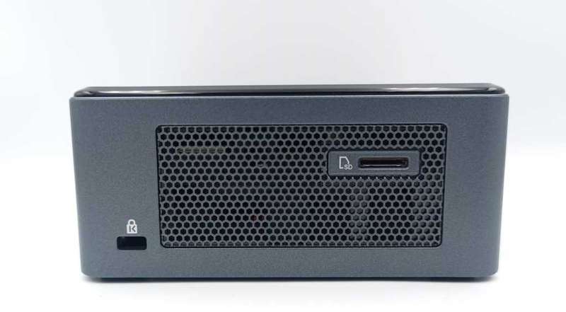 Intel NUC i3-8109U (Intel i3, 240GB SSD & 8GB RAM)