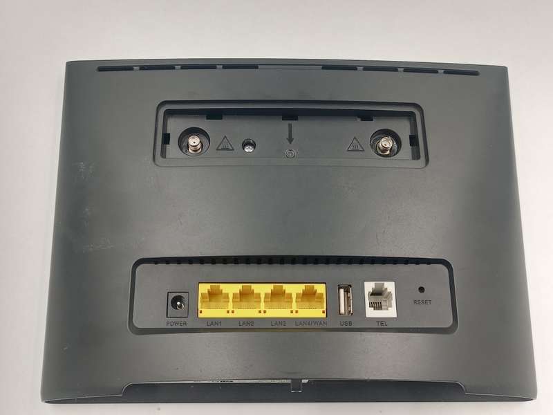 Huawei B525 LTE 4G WiFi Router (Used item)