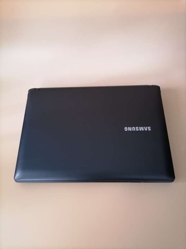 Samsung N145 Plus (Intel Atom, 128GB SSD, 2GB RAM) 10.1 Inch Laptop