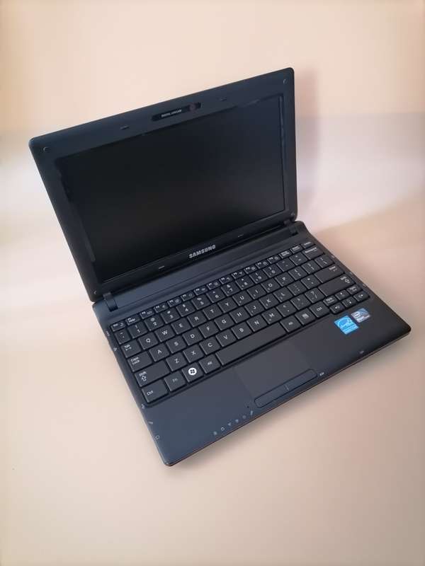 Samsung N145 Plus (Intel Atom, 128GB SSD, 2GB RAM) 10.1 Inch Laptop