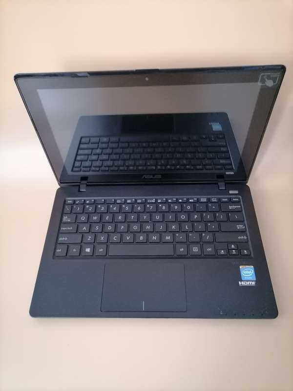 ASUS F200M (Intel Celeron, 500GB HDD & 2GB RAM) 11.6 Inch Laptop