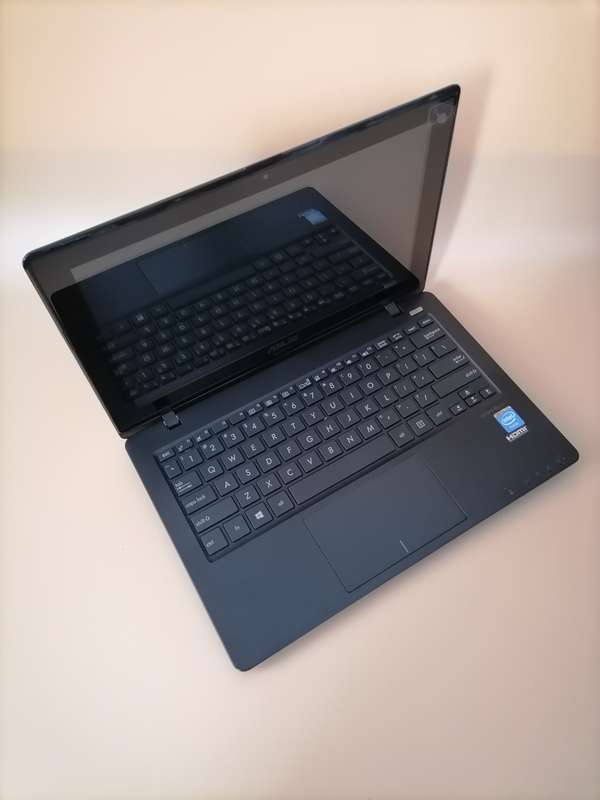 ASUS F200M (Intel Celeron, 500GB HDD & 2GB RAM) 11.6 Inch Laptop