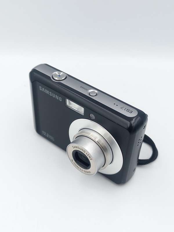 Samsung ES17 Digital Camera - ( 12MP and 3x Optical Zoom )