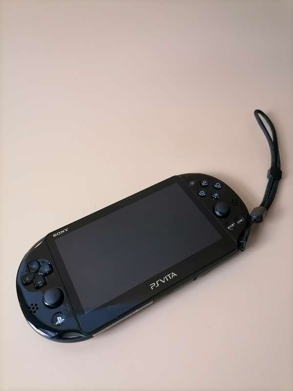 PS Vita PlayStation Model PCH-2016 - Slim Edition