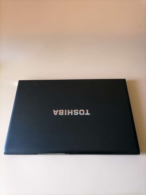 Toshiba Tecra R850-F42N (Intel Core i7, 128GB SSD, 8GB RAM) 15.6 Inch Laptop