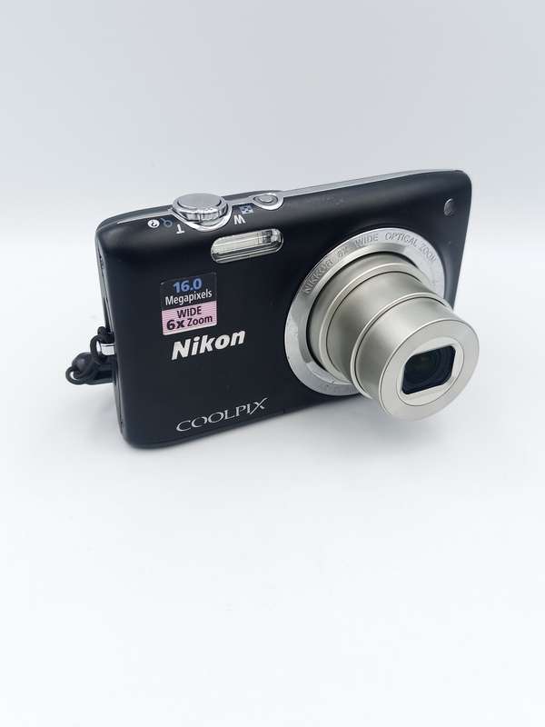 Nikon Coolpix S2700 Compact Digital Camera