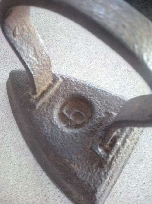Cast Iron No: 5 SAD Iron