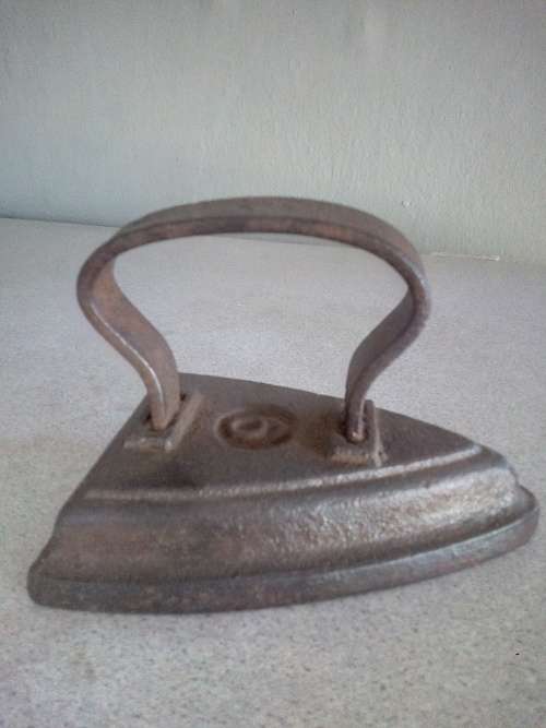 Cast Iron No: 6 SAD Iron