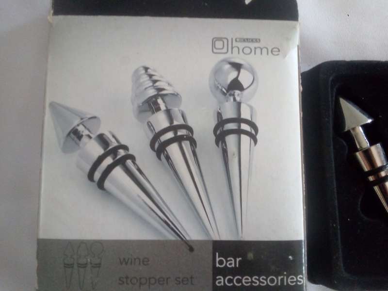 Stainless Wine Stopper Set