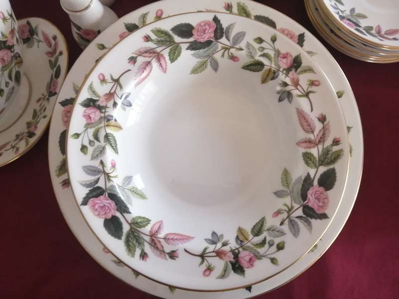 Vintage Wedgwood Bone China Dinner Service `Hathaway Rose` Pattern