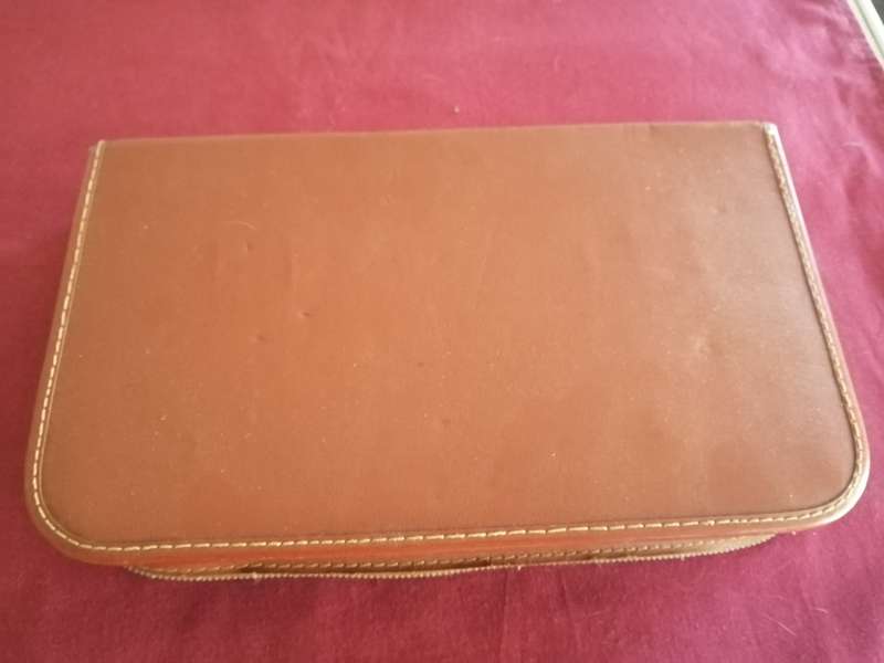 Vintage men`s Grooming Kit in Case
