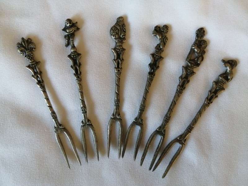 Vintage Italian Silver Plate Pickle Forks (6)