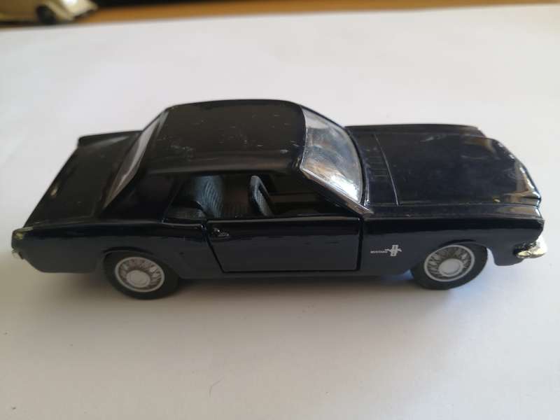 1965 Ford Mustang 1:39 Die Cast by Maisto