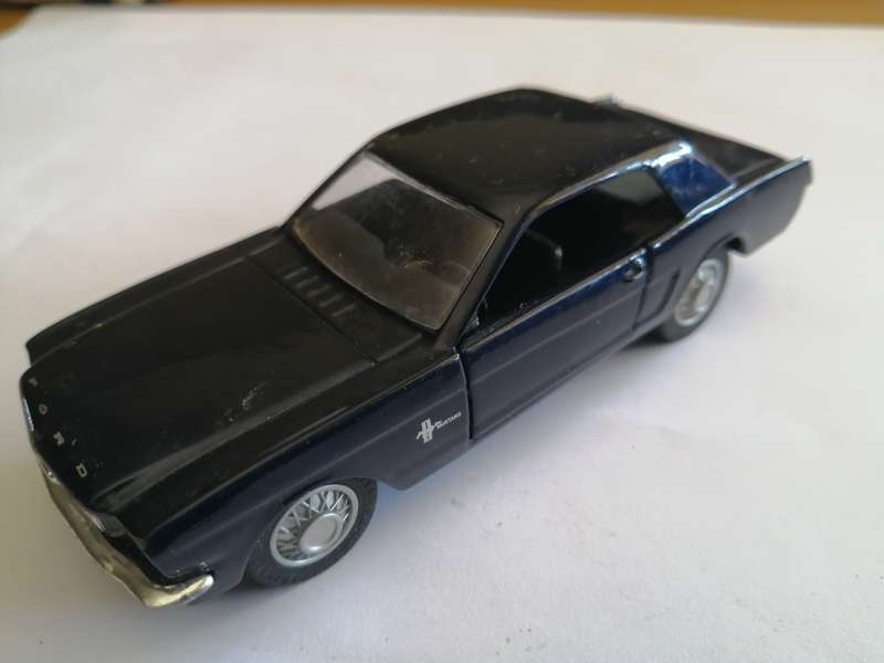 1965 Ford Mustang 1:39 Die Cast by Maisto