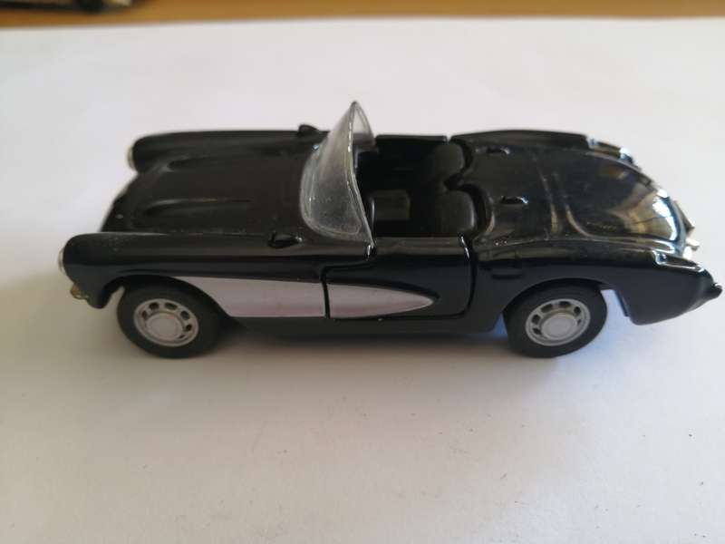 1957 Chevrolet Corvette 1,43 Die Cast by Maisto