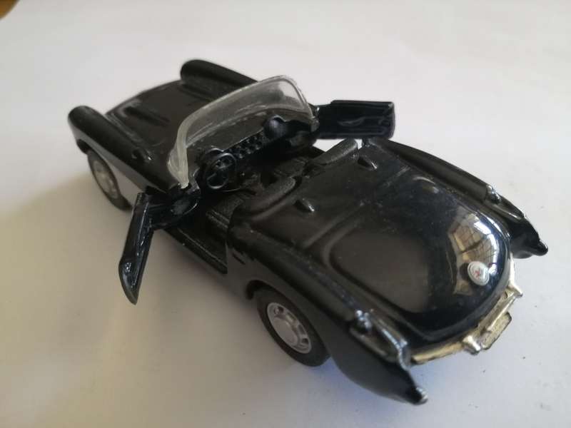 1957 Chevrolet Corvette 1,43 Die Cast by Maisto