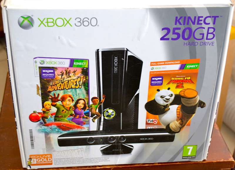 Xbox 360 with 250Gb Hard Drive (incl. 7 games) - hardly used