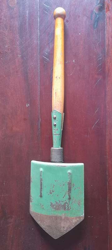 ROMANIAN (SWAPO?) ENTRENCHING TOOL