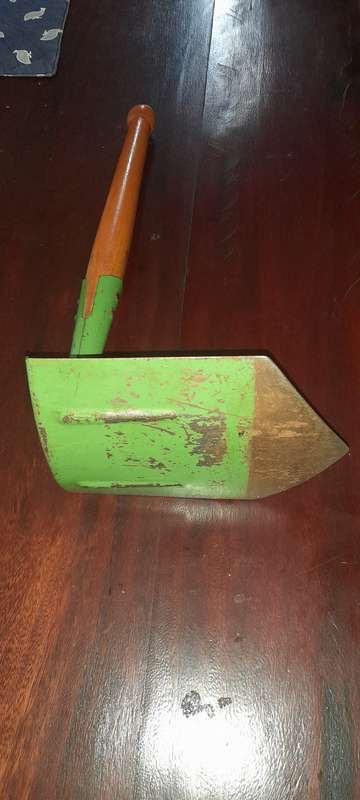 ROMANIAN (SWAPO?) ENTRENCHING TOOL