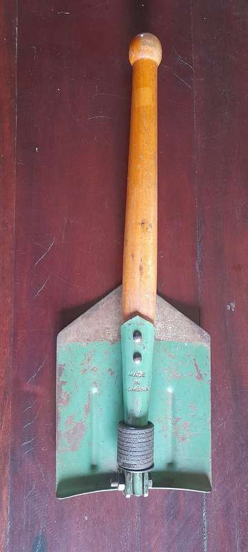 ROMANIAN (SWAPO?) ENTRENCHING TOOL