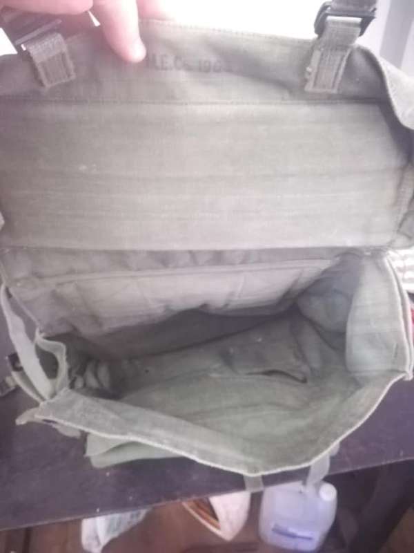 BRITISH ARMY (RHODESIAN?) RADIO BAG