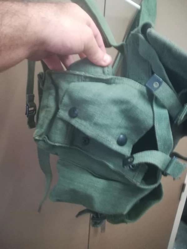 BRITISH ARMY (RHODESIAN?) RADIO BAG