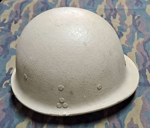 IRAQI ARMY M80 HELMET **Desert Storm?**