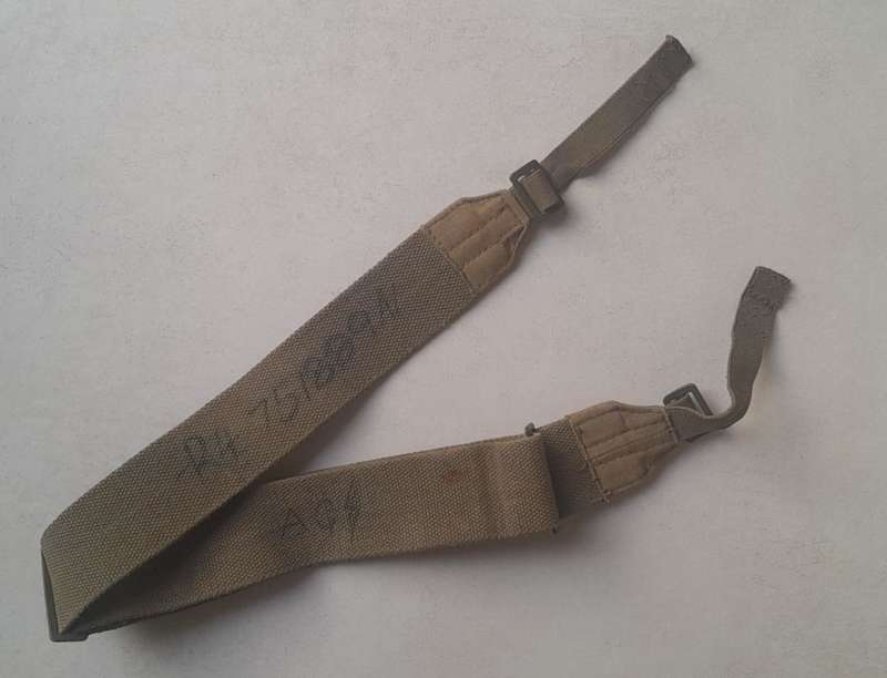 R4  RIFLE SLING (1)