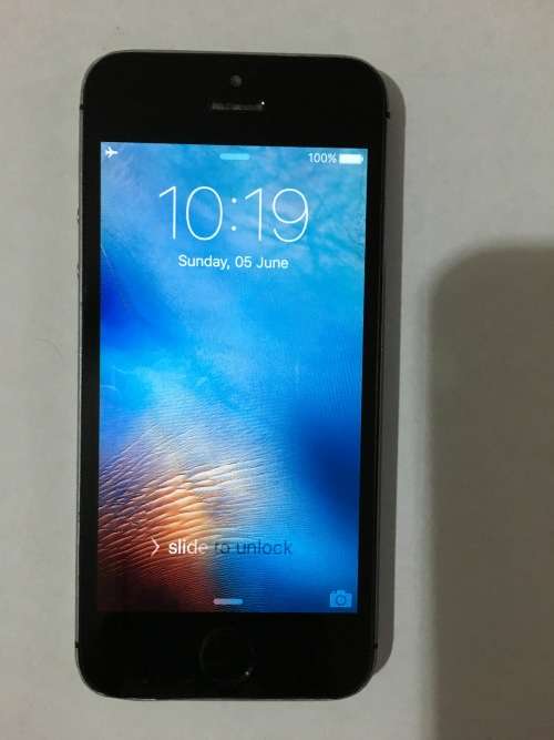 Apple Iphone 5s 32GB (Silver) - Read - Finger Print Scanner Broken!