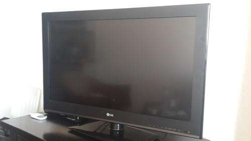 LG 32" Television in Perfect Working Order **LIKE NEW**