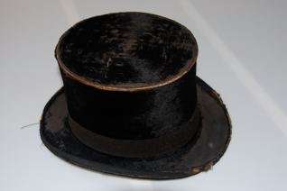 TOP HAT
