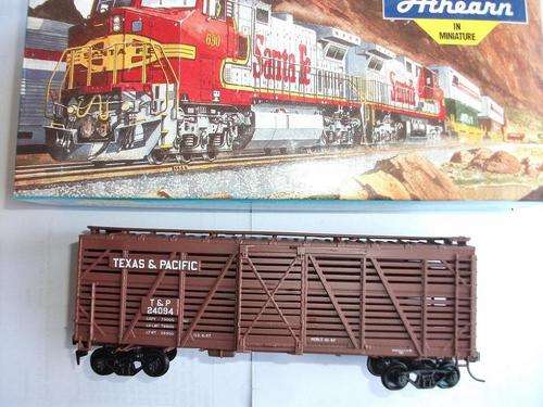 Athearn  Texas & Pacific Stock Car (Boxed) HO