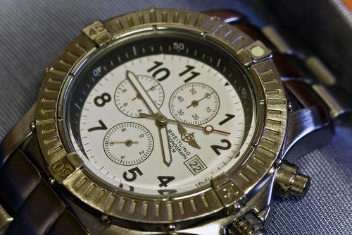 *** USED BREITLING MEN'S WATCH *** - Comes without box or booklet