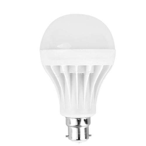 LED Light Bulbs: 7W 220V Bayonet Cap B22 Cool White. Collections are allowed.