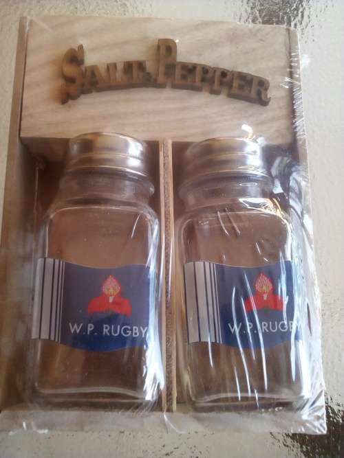 WESTERN PROVINCE RUGBY GLASS SALT and PEPPER GIFT PACK. Collections are allowed.